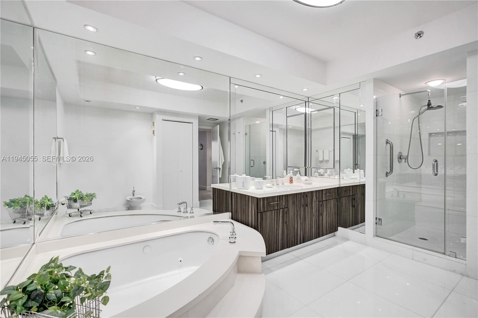 20281 E Country Club Dr #1002, Aventura FL 33180