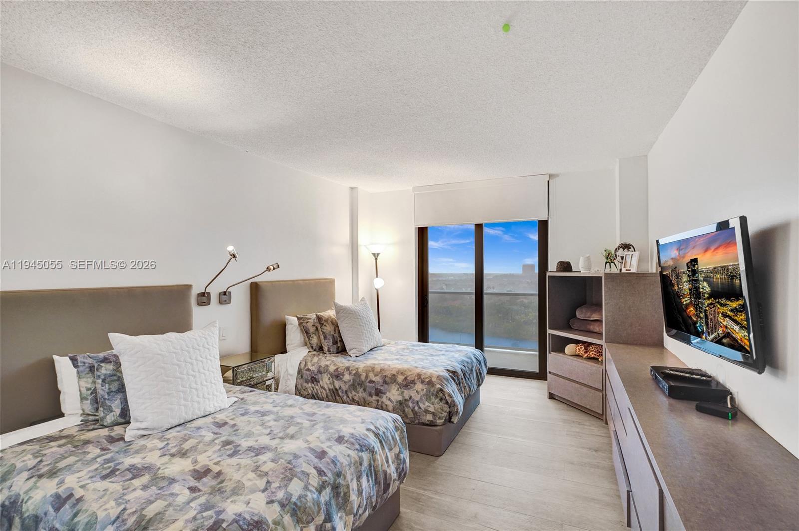 20281 E Country Club Dr #1002, Aventura FL 33180