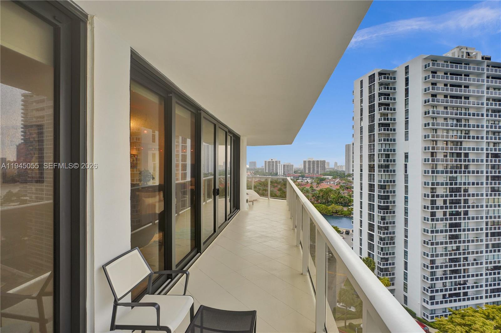 20281 E Country Club Dr #1002, Aventura FL 33180