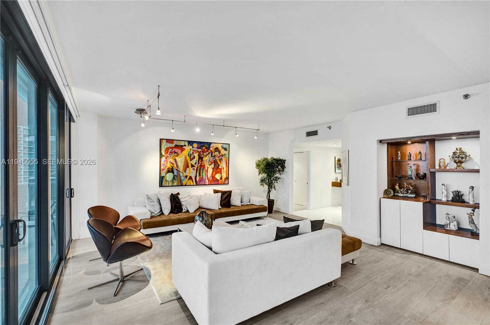 20281 E Country Club Dr #1002, Aventura FL 33180