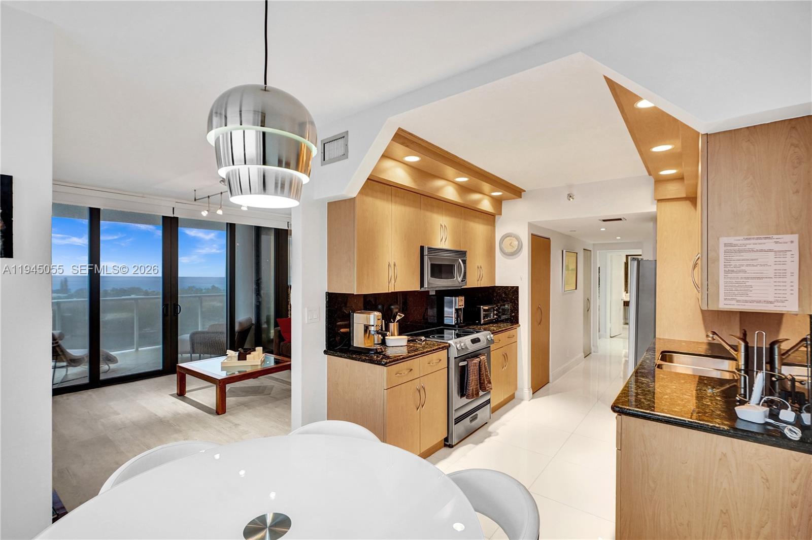 20281 E Country Club Dr #1002, Aventura FL 33180
