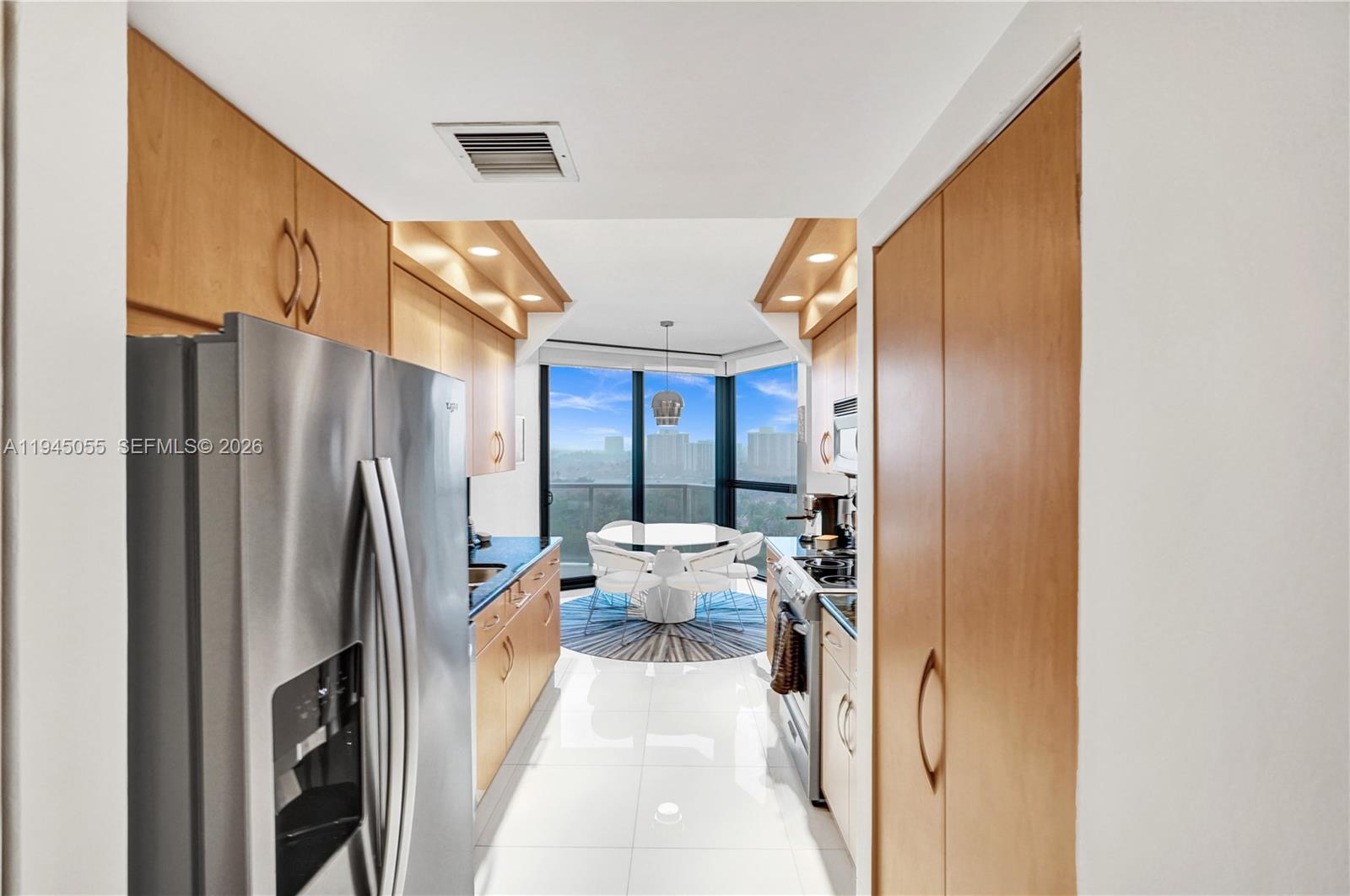 20281 E Country Club Dr #1002, Aventura FL 33180