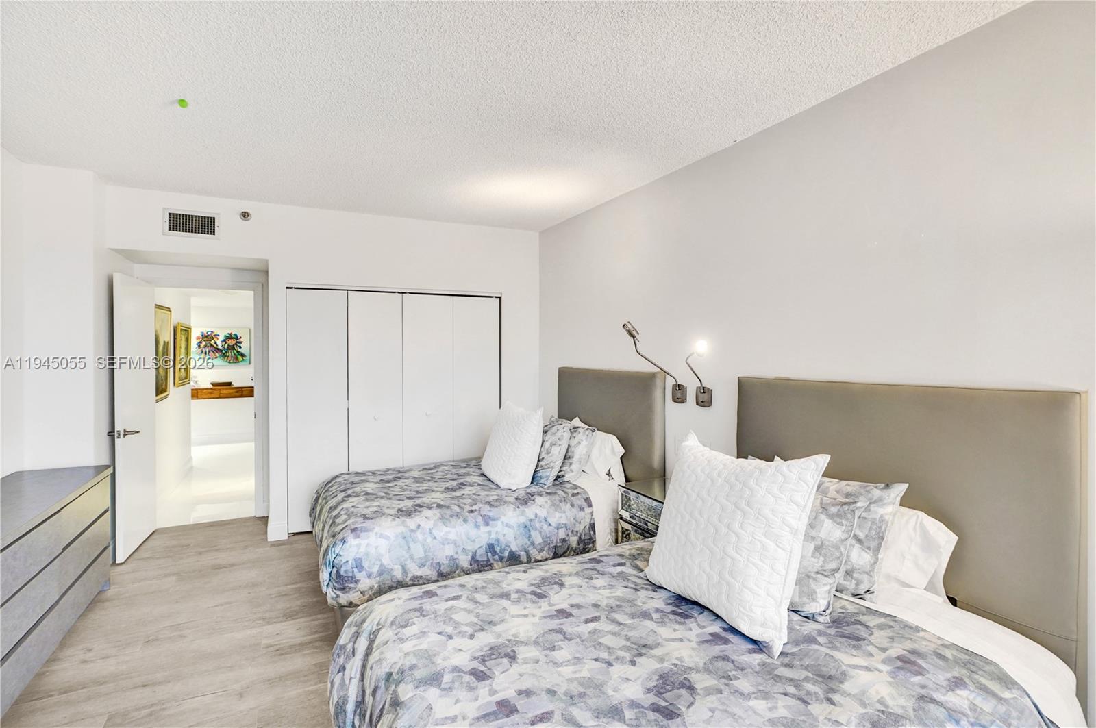 20281 E Country Club Dr #1002, Aventura FL 33180
