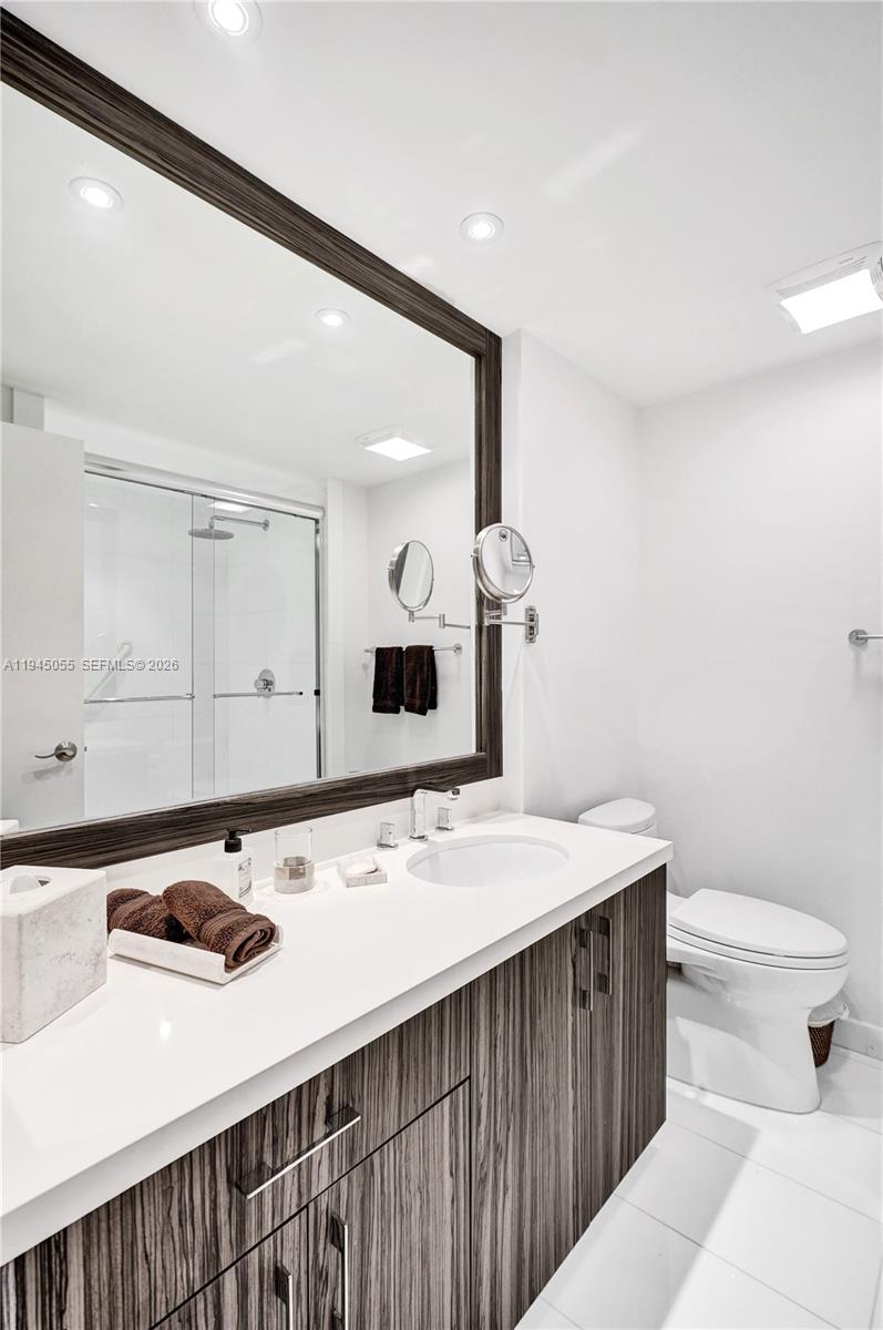 20281 E Country Club Dr #1002, Aventura FL 33180