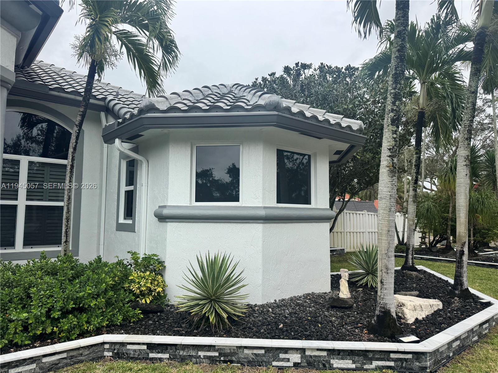 13707 NW 21st St, Pembroke Pines FL 33028