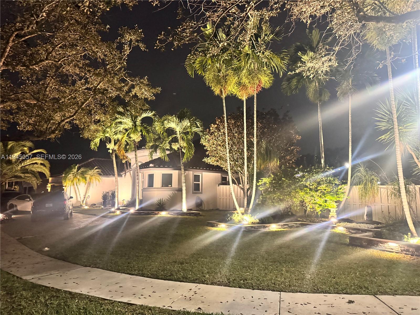 13707 NW 21st St, Pembroke Pines FL 33028