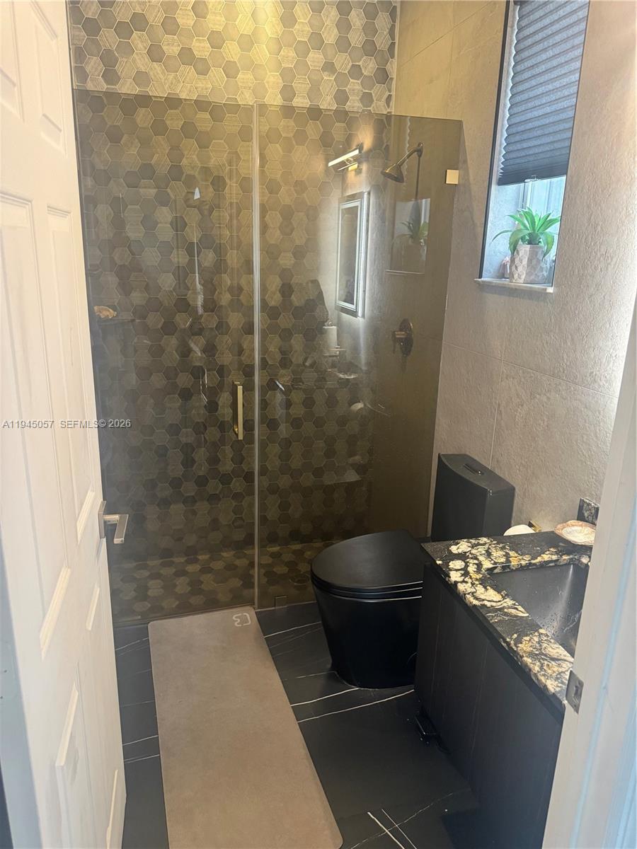 13707 NW 21st St, Pembroke Pines FL 33028