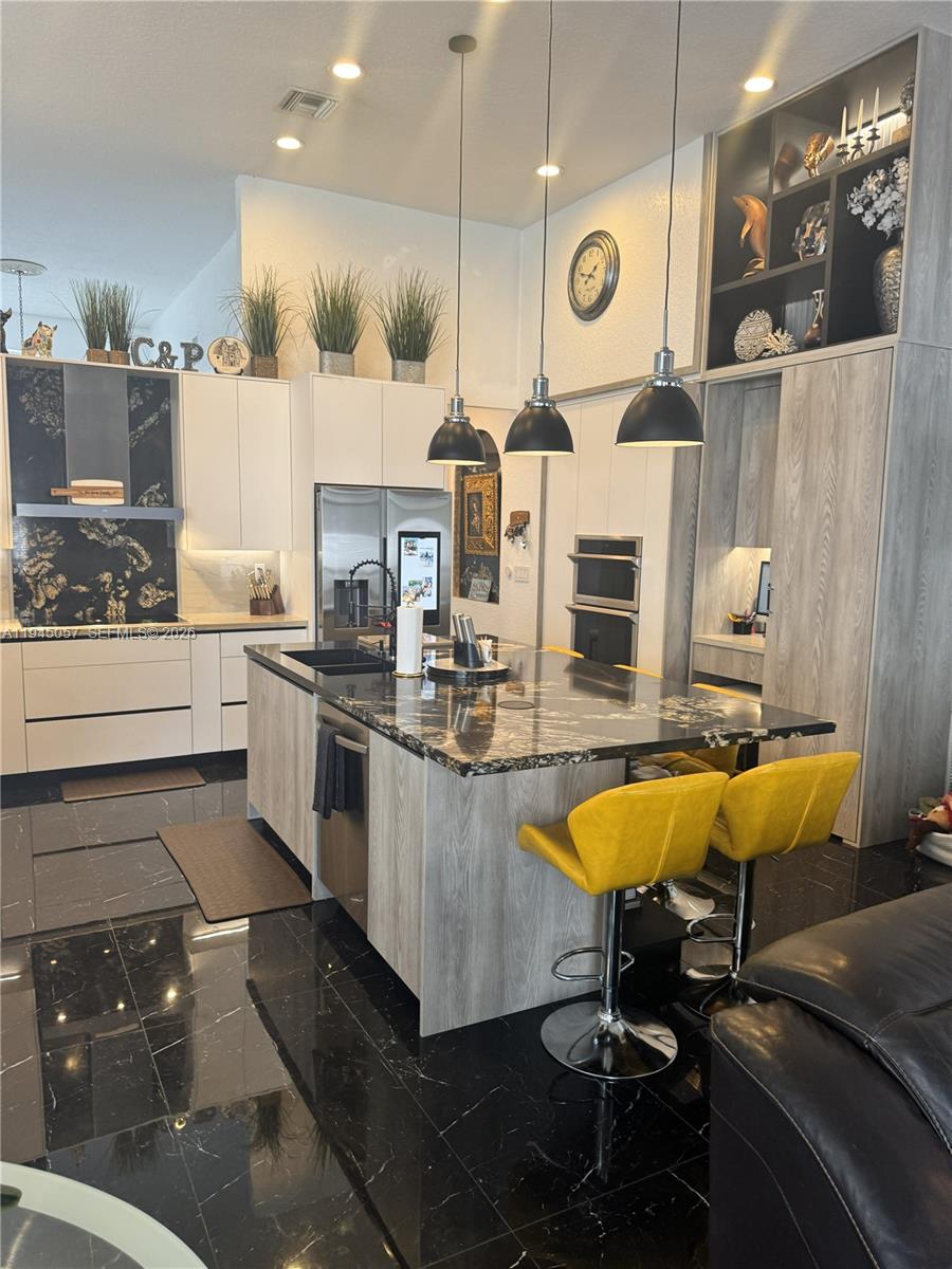 13707 NW 21st St, Pembroke Pines FL 33028