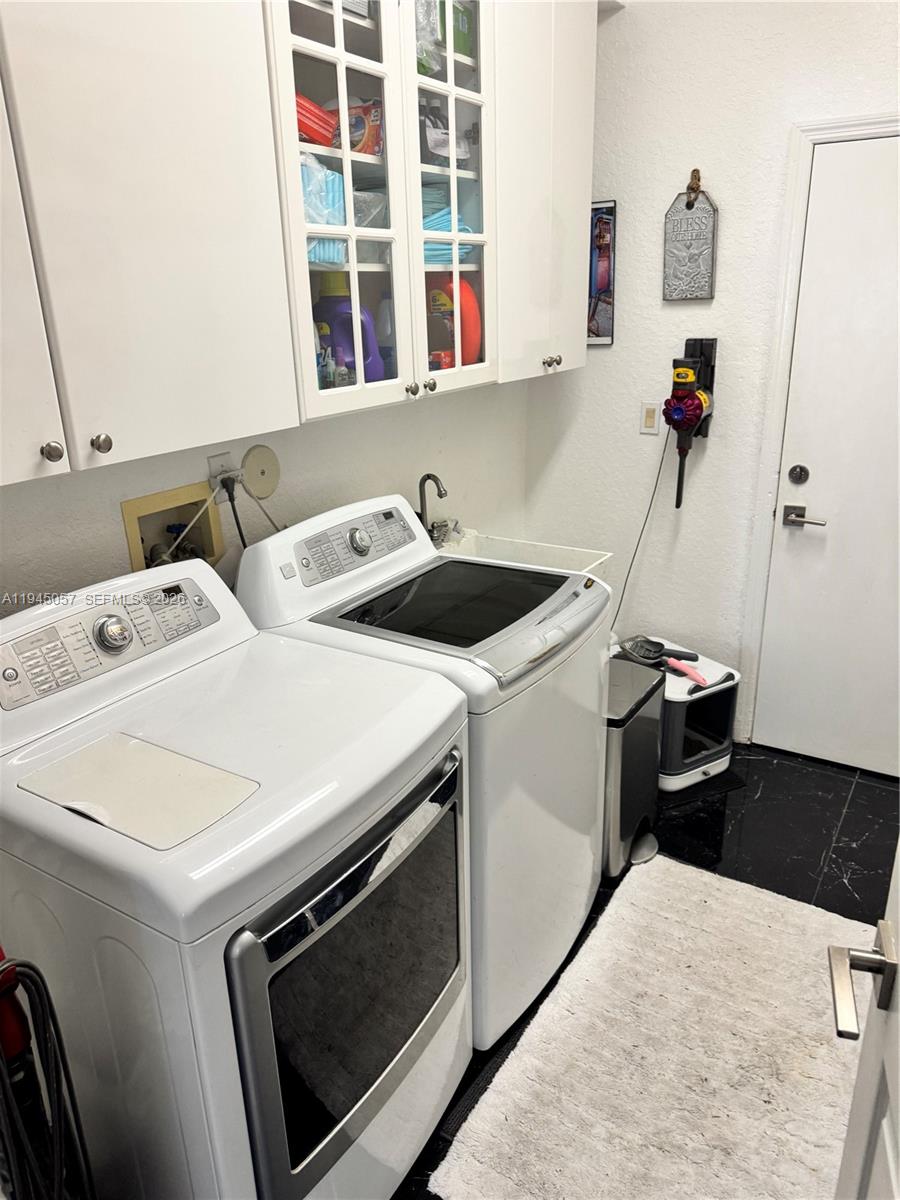 13707 NW 21st St, Pembroke Pines FL 33028