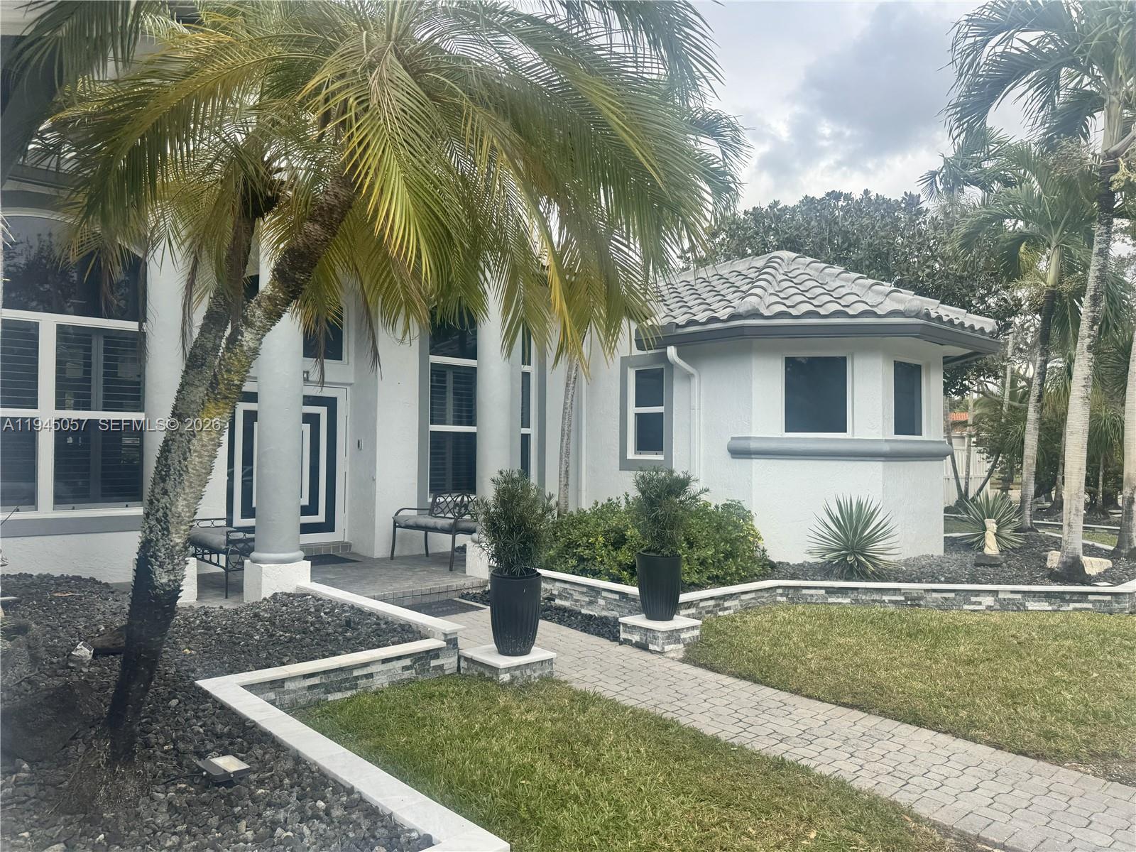 13707 NW 21st St, Pembroke Pines FL 33028