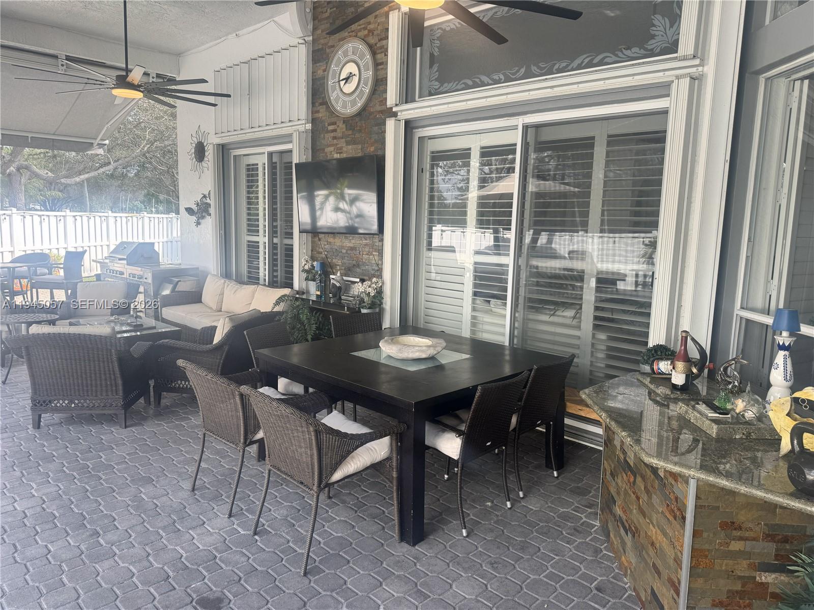 13707 NW 21st St, Pembroke Pines FL 33028