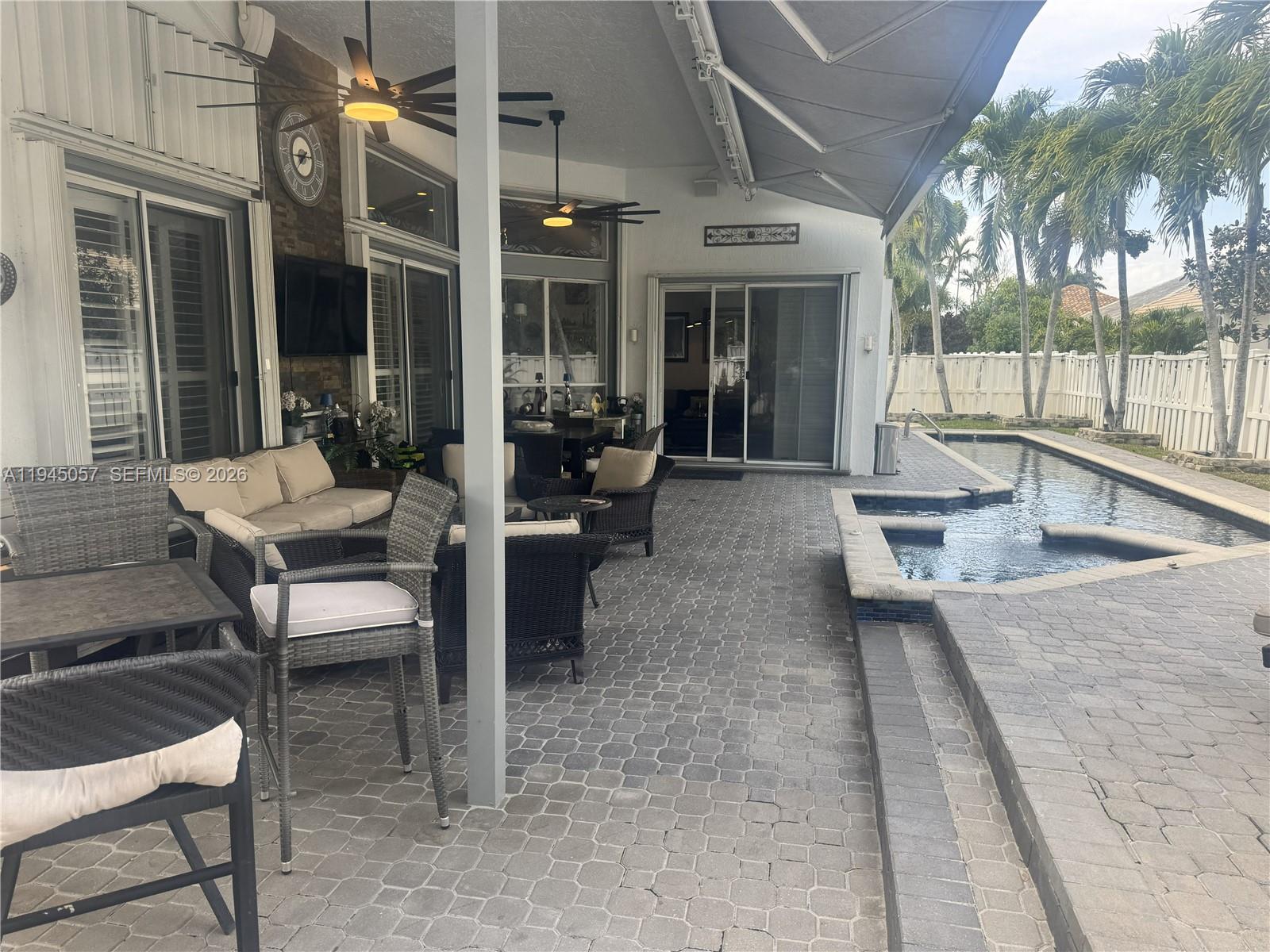 13707 NW 21st St, Pembroke Pines FL 33028