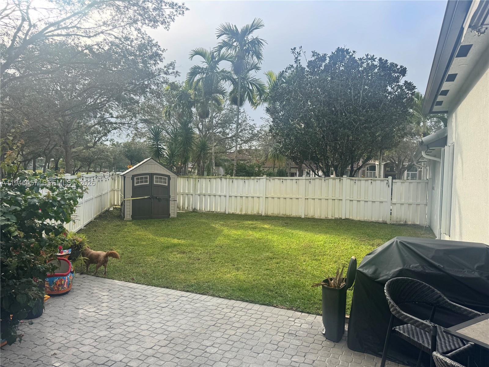 13707 NW 21st St, Pembroke Pines FL 33028
