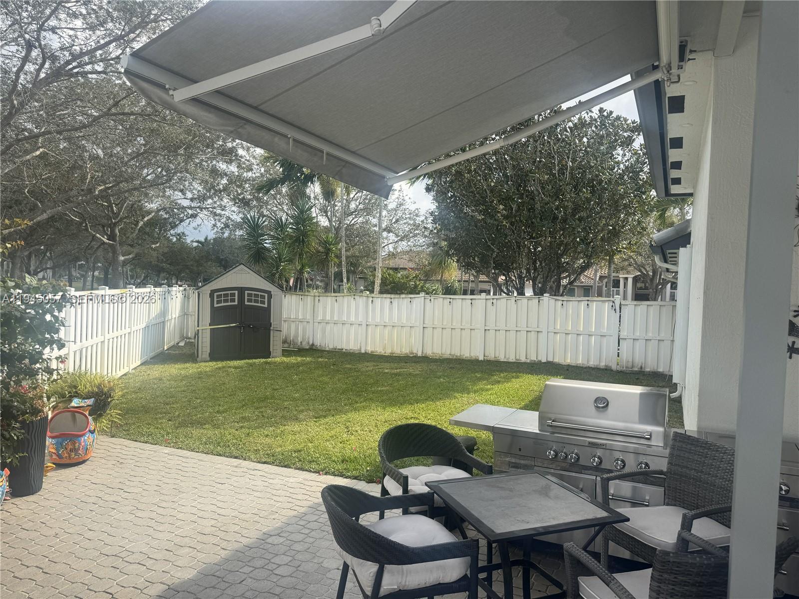 13707 NW 21st St, Pembroke Pines FL 33028