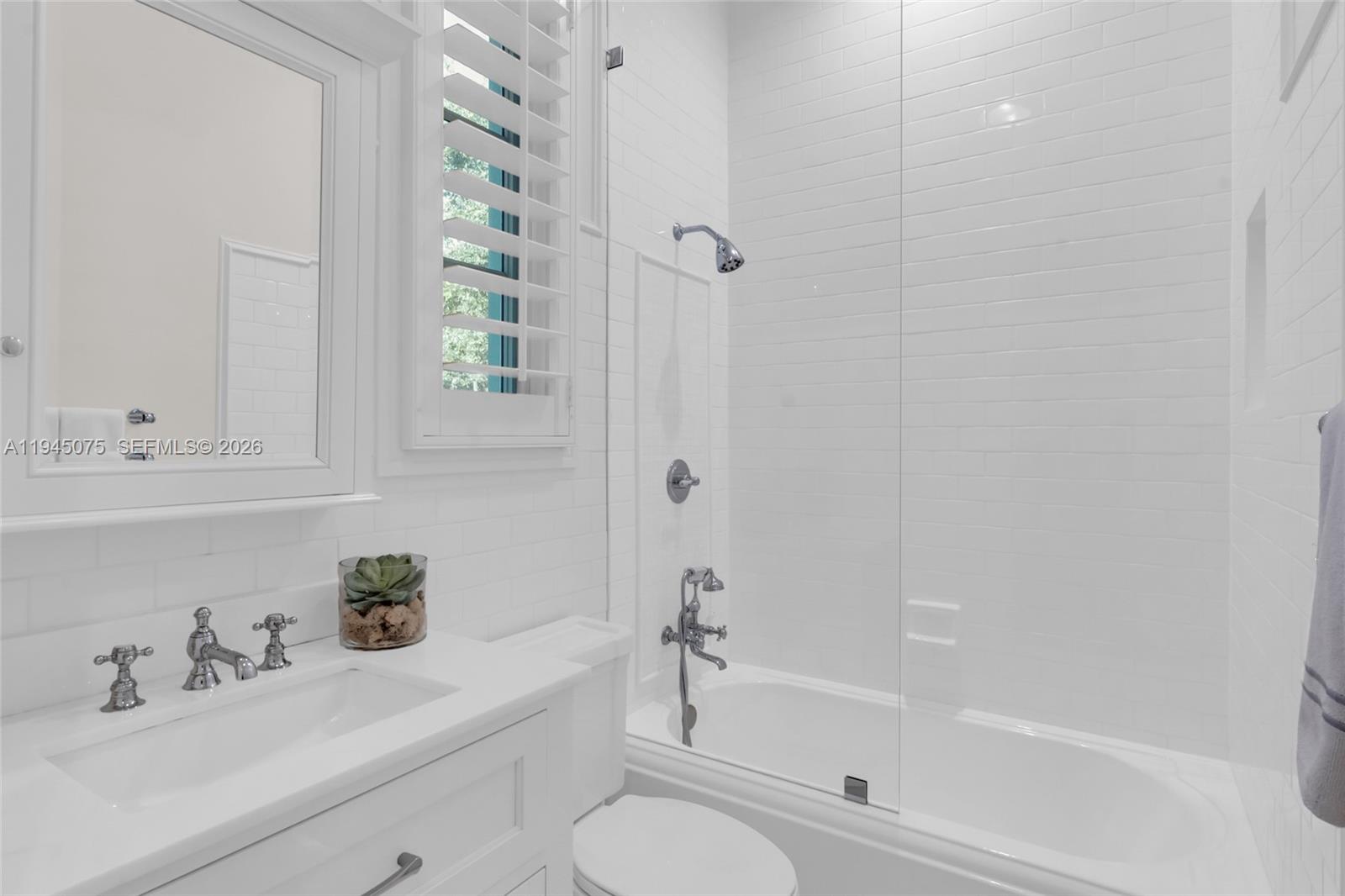 7426 SW 49th Pl, Miami FL 33143