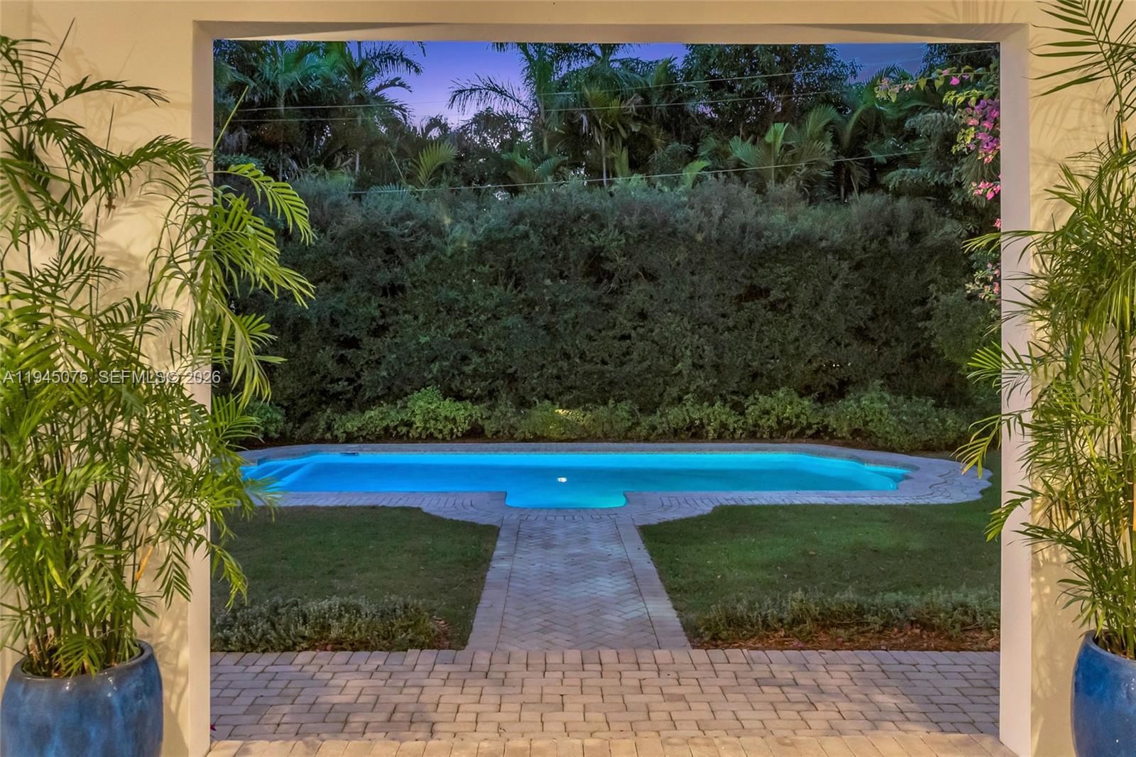 7426 SW 49th Pl, Miami FL 33143