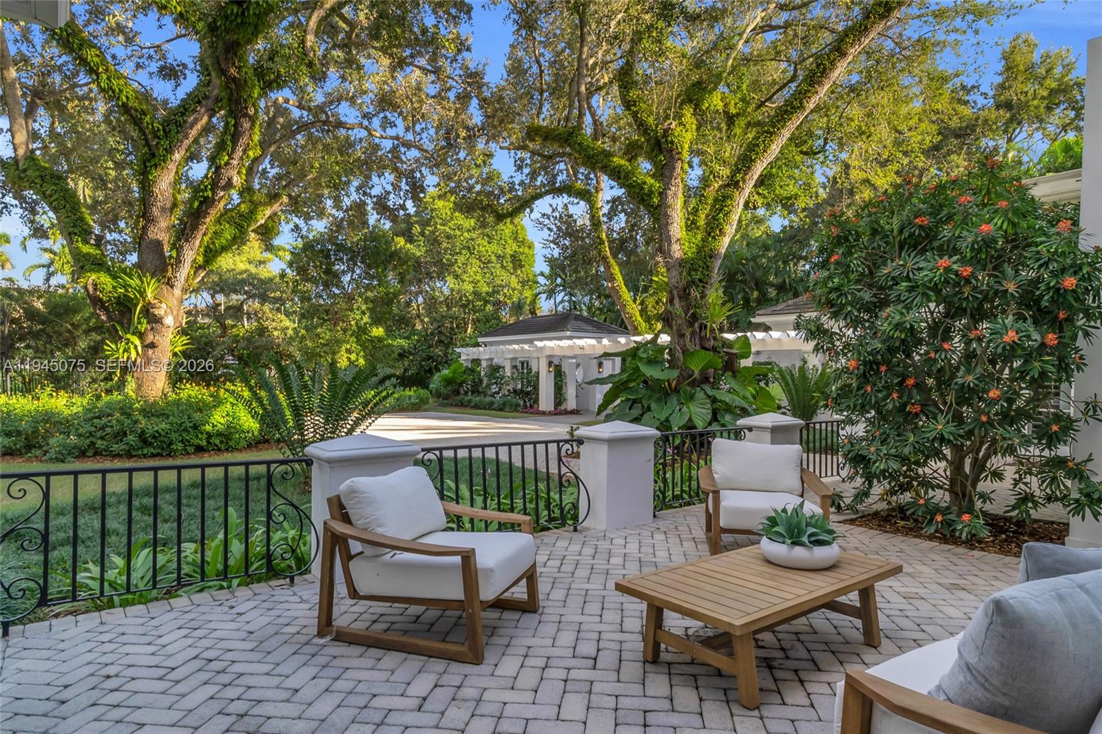 7426 SW 49th Pl, Miami FL 33143