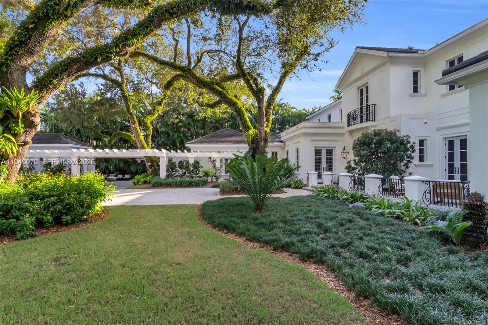 7426 SW 49th Pl, Miami FL 33143