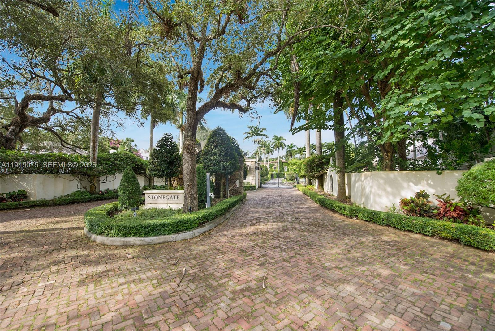 7426 SW 49th Pl, Miami FL 33143