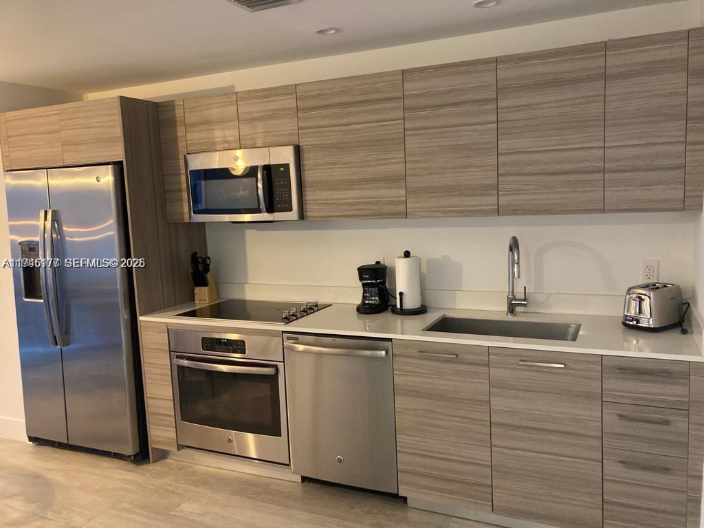 121 NE 34th St #1914, Miami FL 33137