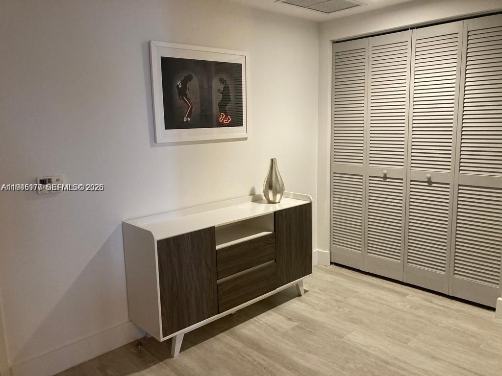 121 NE 34th St #1914, Miami FL 33137