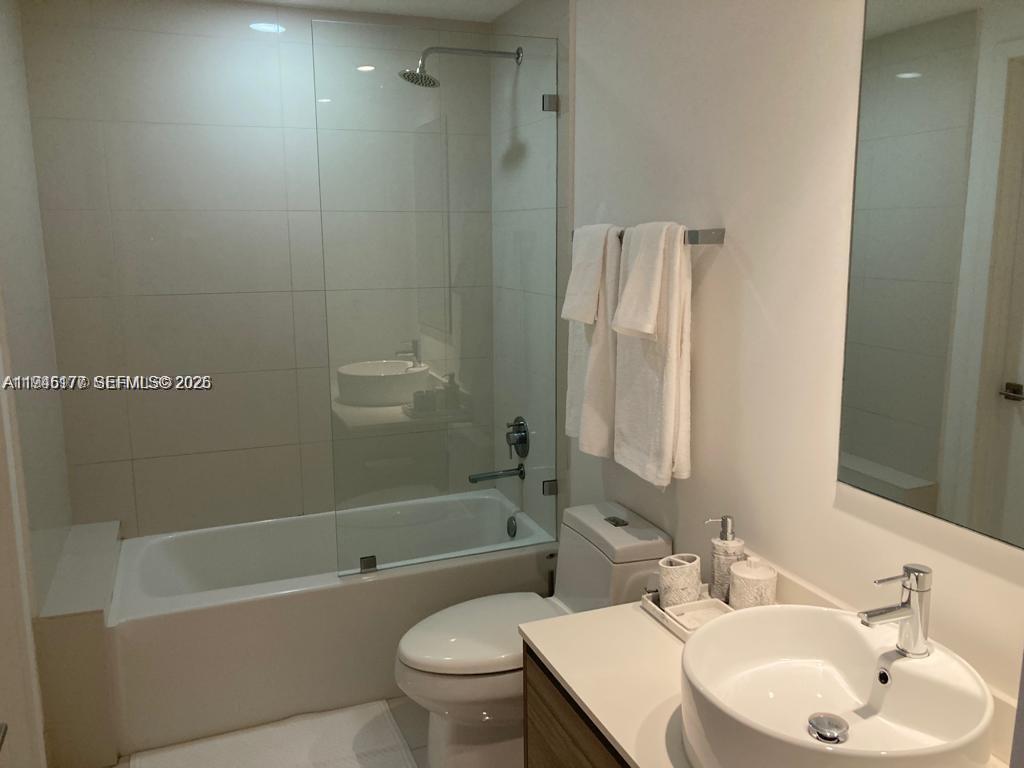 121 NE 34th St #1914, Miami FL 33137