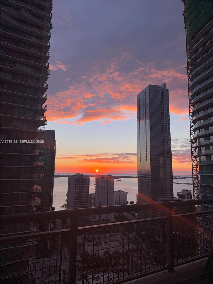 60 SW 13th St #2806, Miami FL 33130