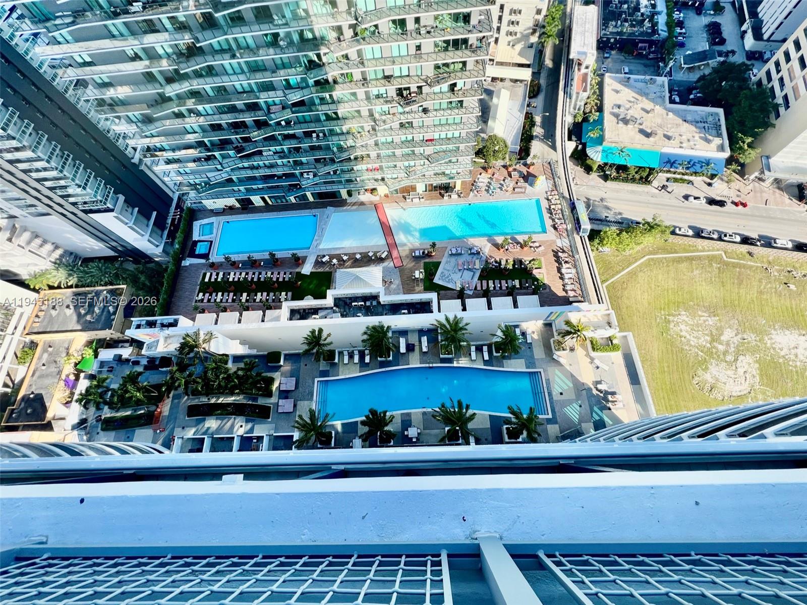 60 SW 13th St #2806, Miami FL 33130