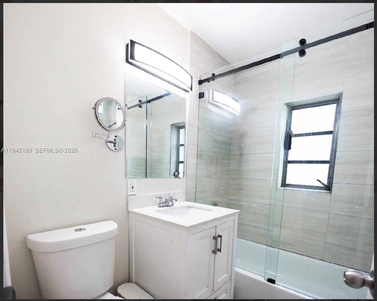 3135 NW 18th St, Miami FL 33125
