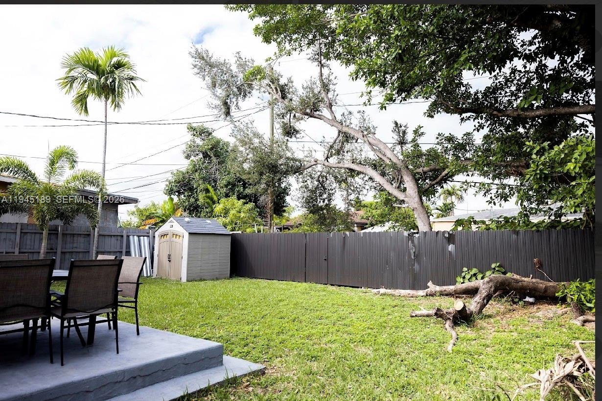 3135 NW 18th St, Miami FL 33125