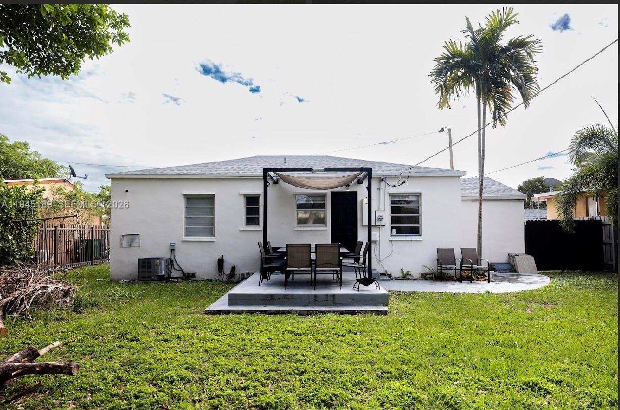 3135 NW 18th St, Miami FL 33125