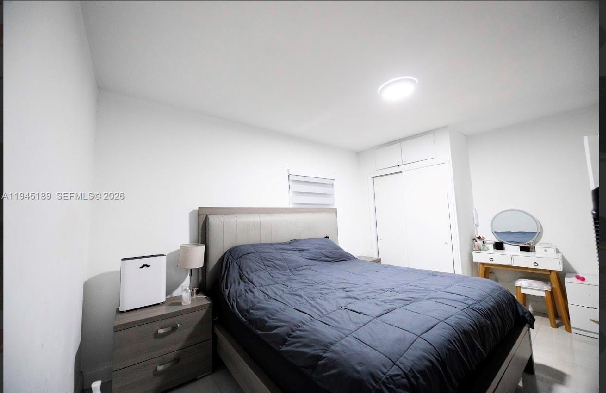 3135 NW 18th St, Miami FL 33125