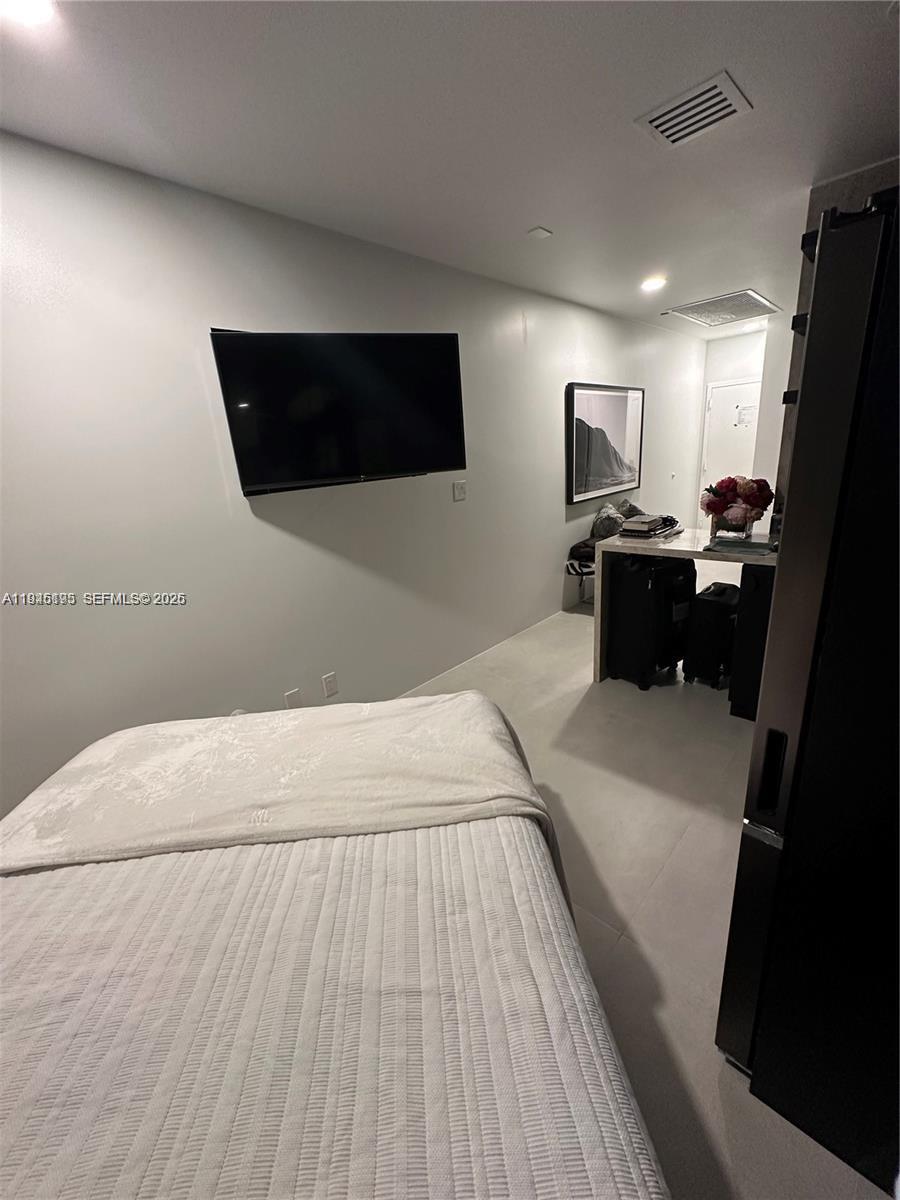 3000 Island Blvd #325, Aventura FL 33160