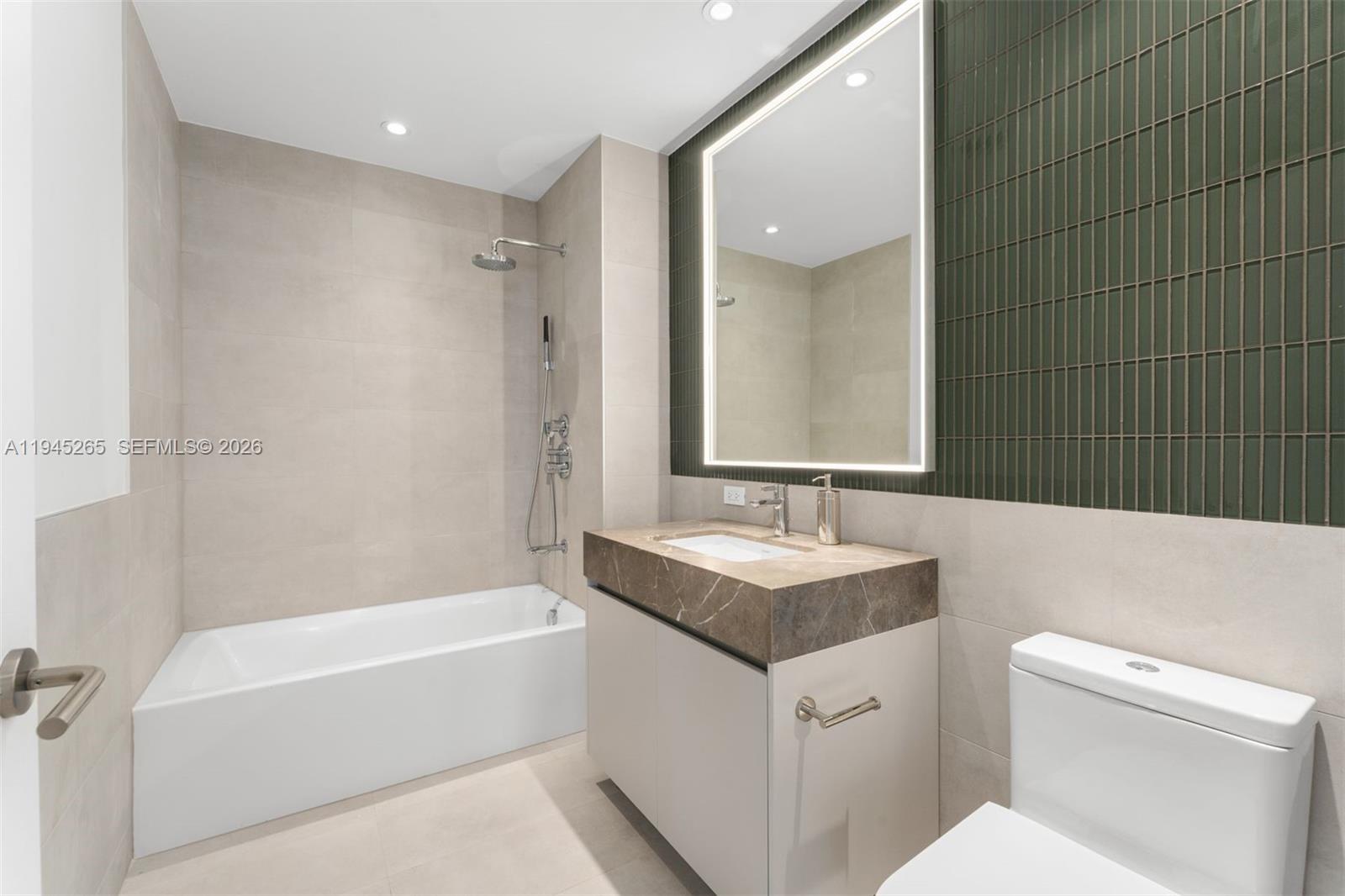 500 Alton Rd #2105, Miami Beach FL 33139