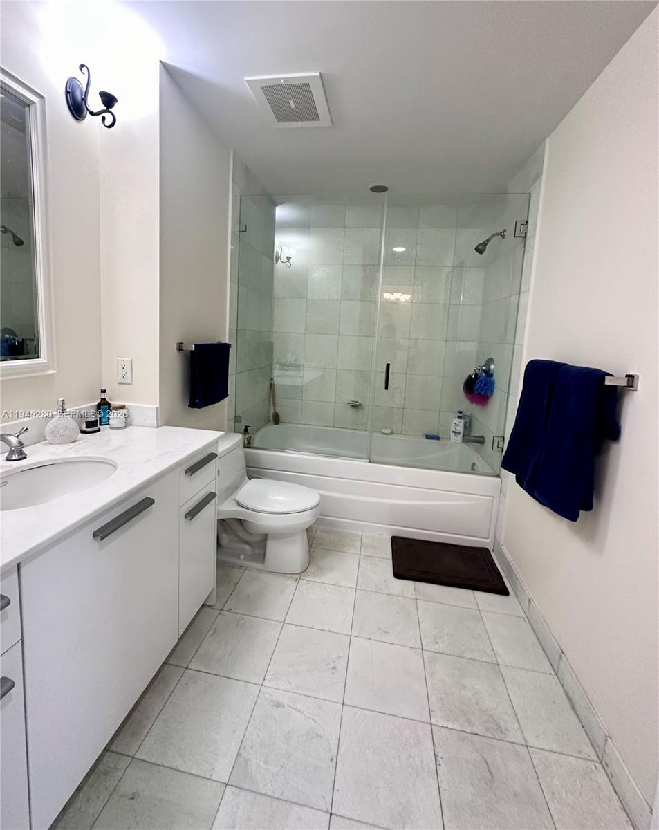 1060 Brickell Ave #2415, Miami FL 33131