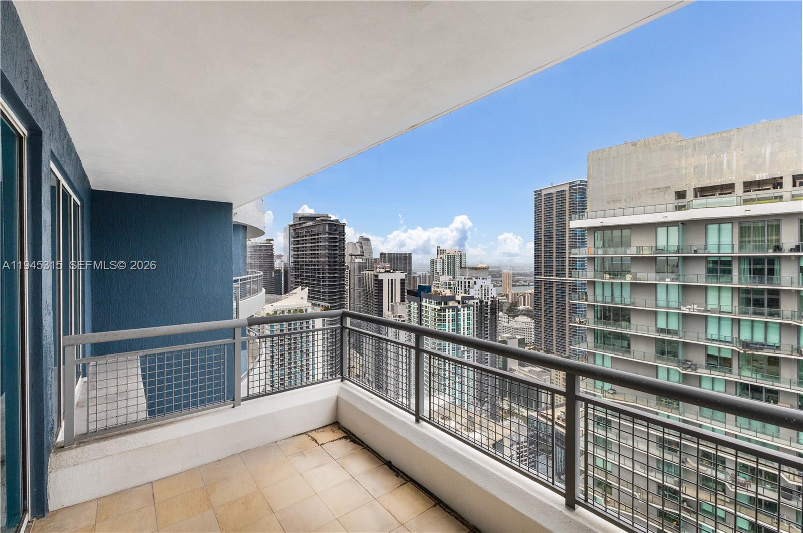 60 SW 13th St #5012, Miami FL 33130