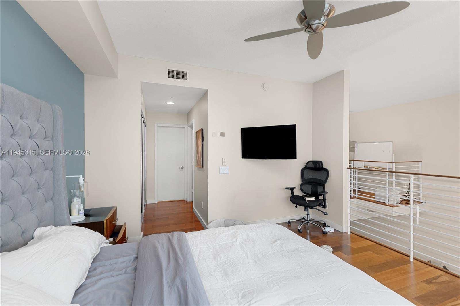 60 SW 13th St #5012, Miami FL 33130
