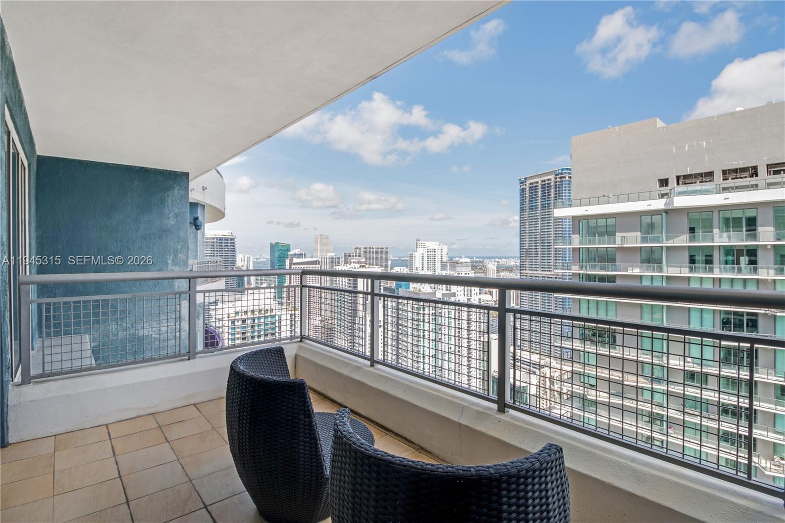 60 SW 13th St #5012, Miami FL 33130