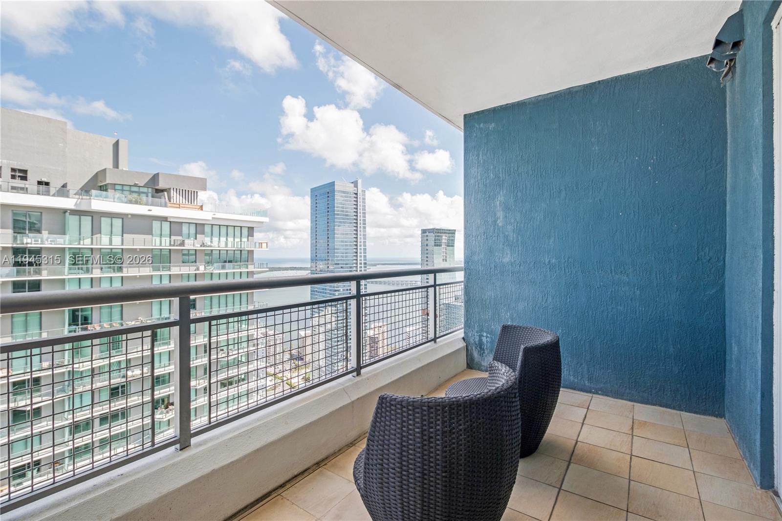 60 SW 13th St #5012, Miami FL 33130