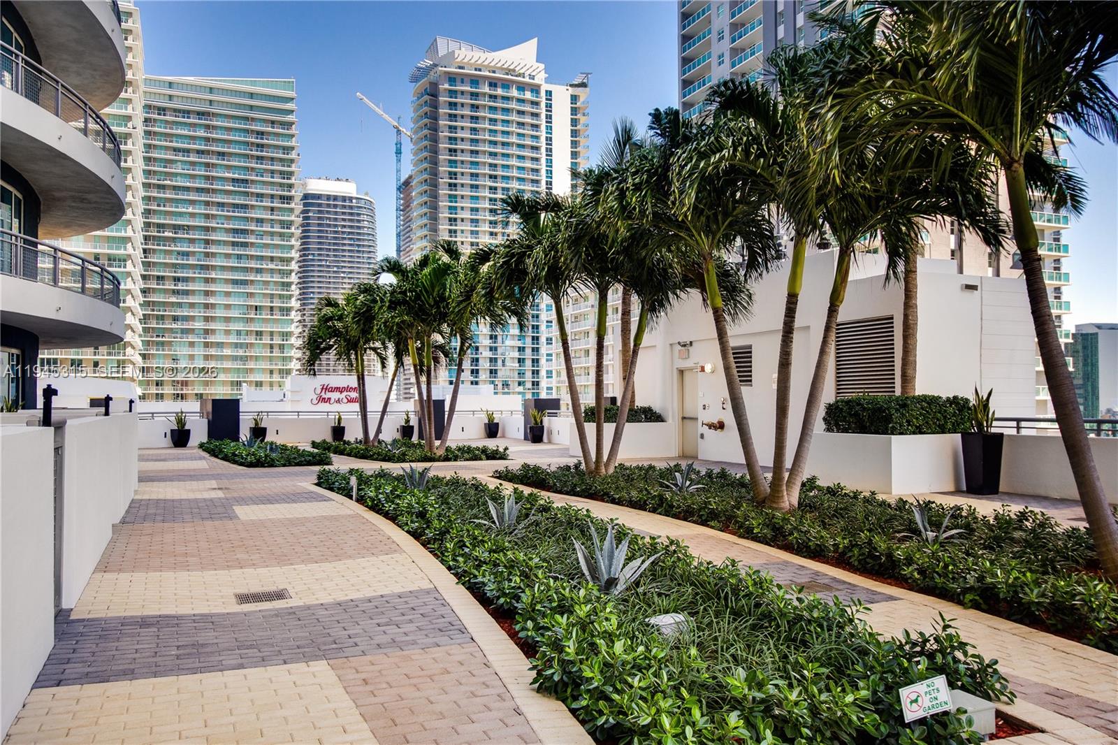 60 SW 13th St #5012, Miami FL 33130