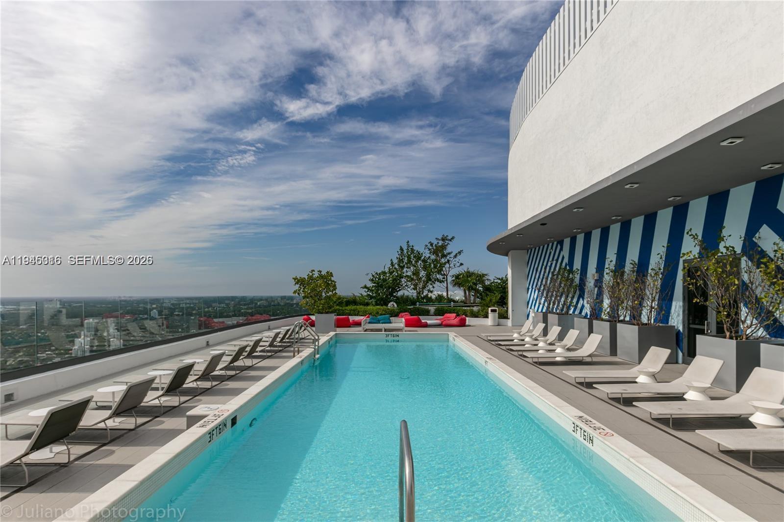 55 SW 9th St #1608, Miami FL 33130