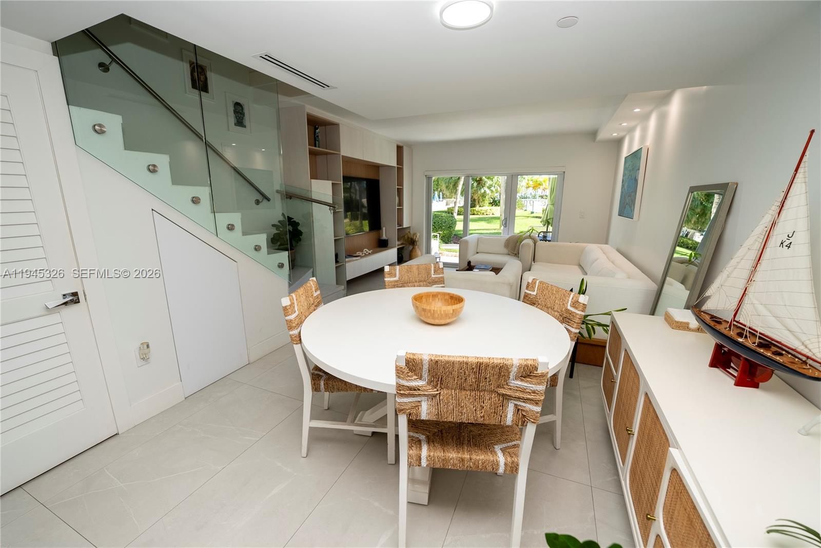 881 Ocean Dr #TH15, Key Biscayne FL 33149