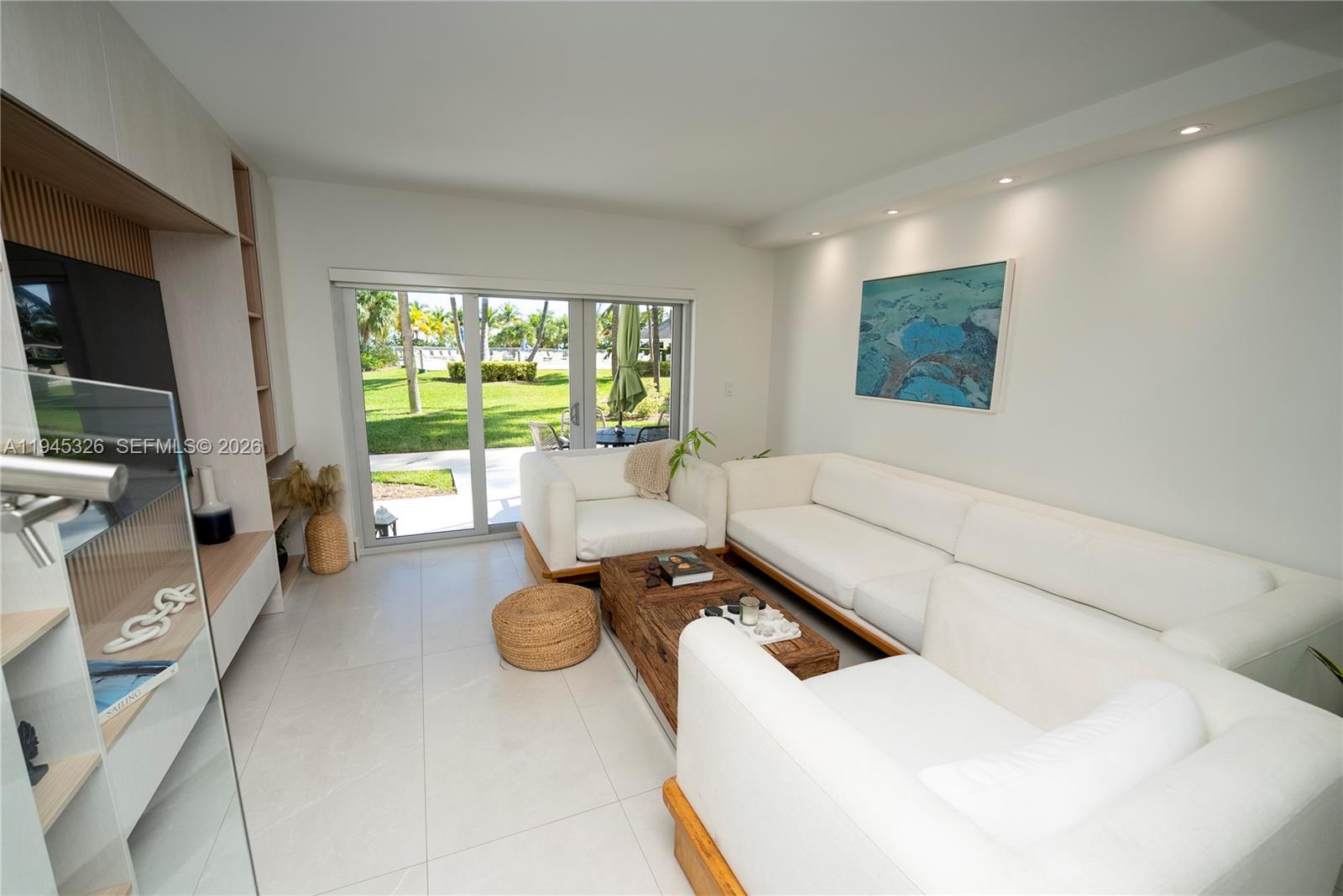 881 Ocean Dr #TH15, Key Biscayne FL 33149