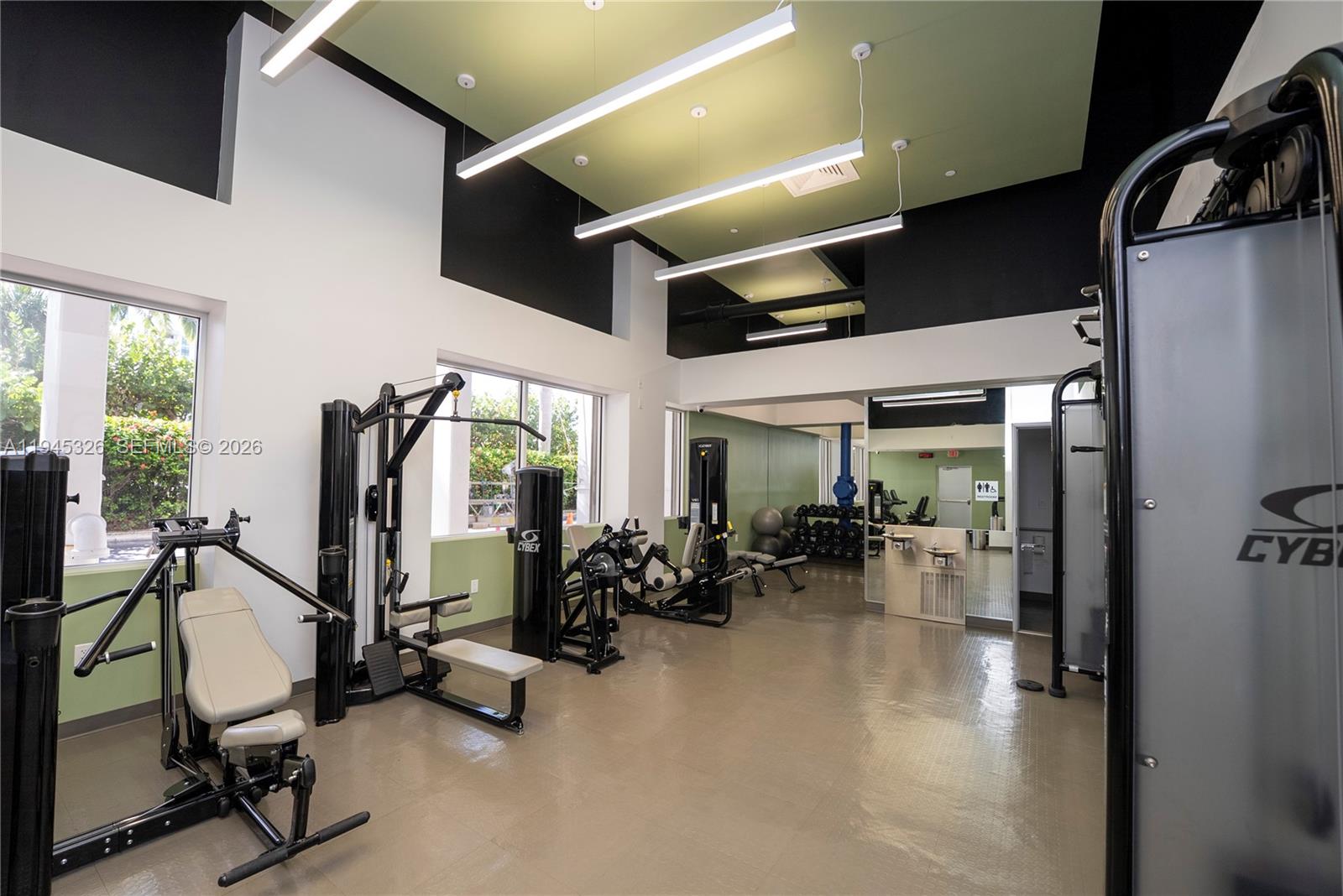 881 Ocean Dr #TH15, Key Biscayne FL 33149