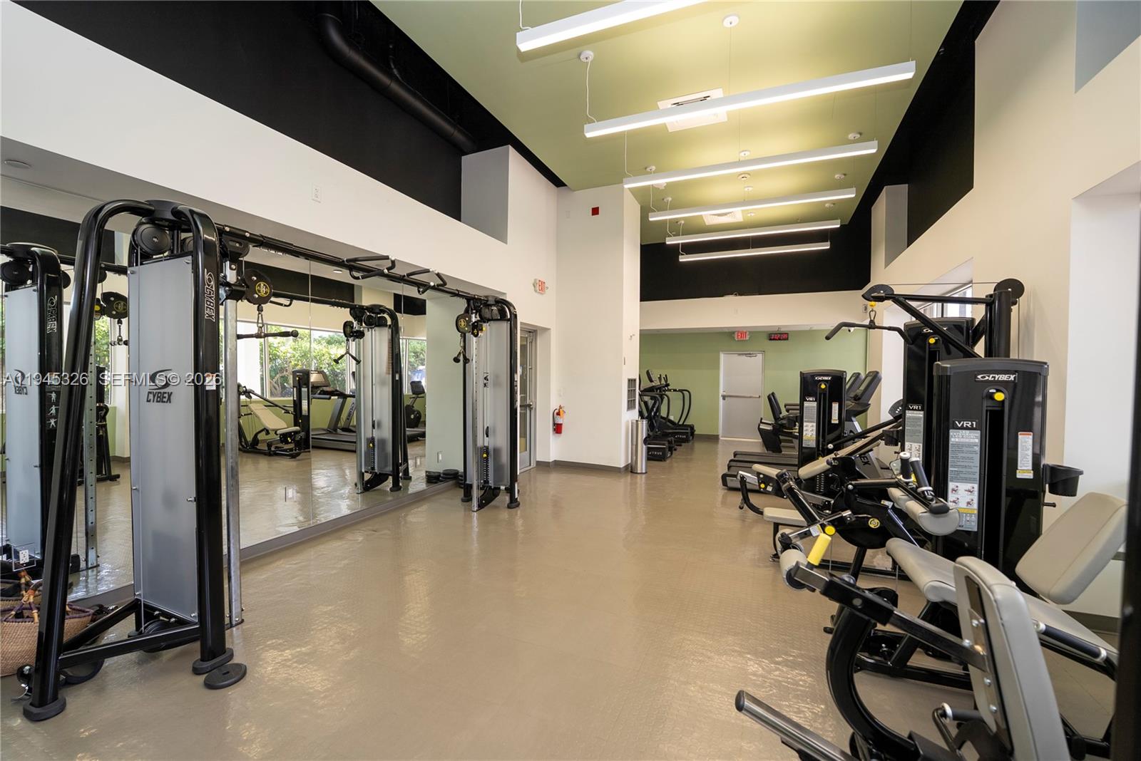 881 Ocean Dr #TH15, Key Biscayne FL 33149