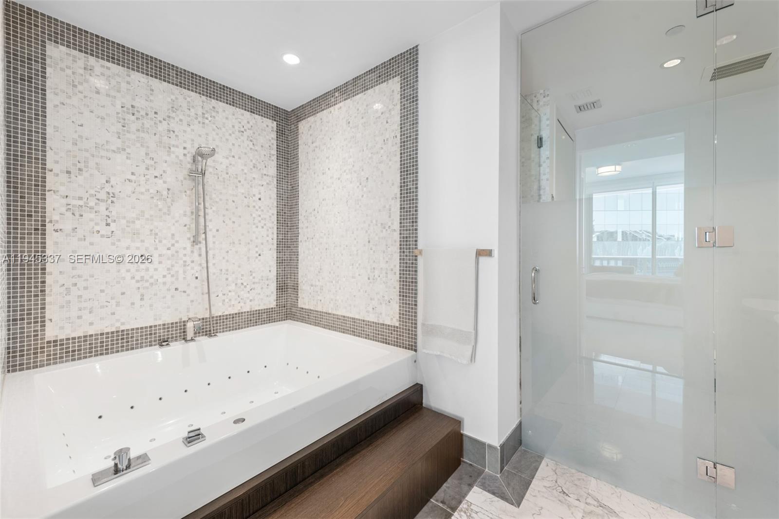 200 Biscayne Boulevard Way #4511, Miami FL 33131