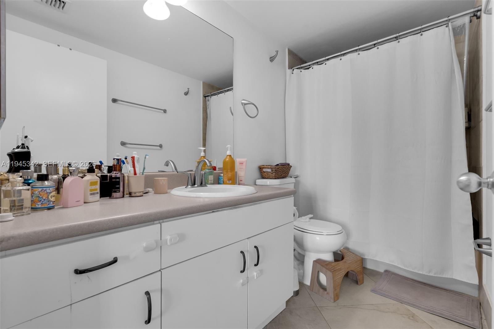 701 Brickell Key Blvd #1606, Miami FL 33131