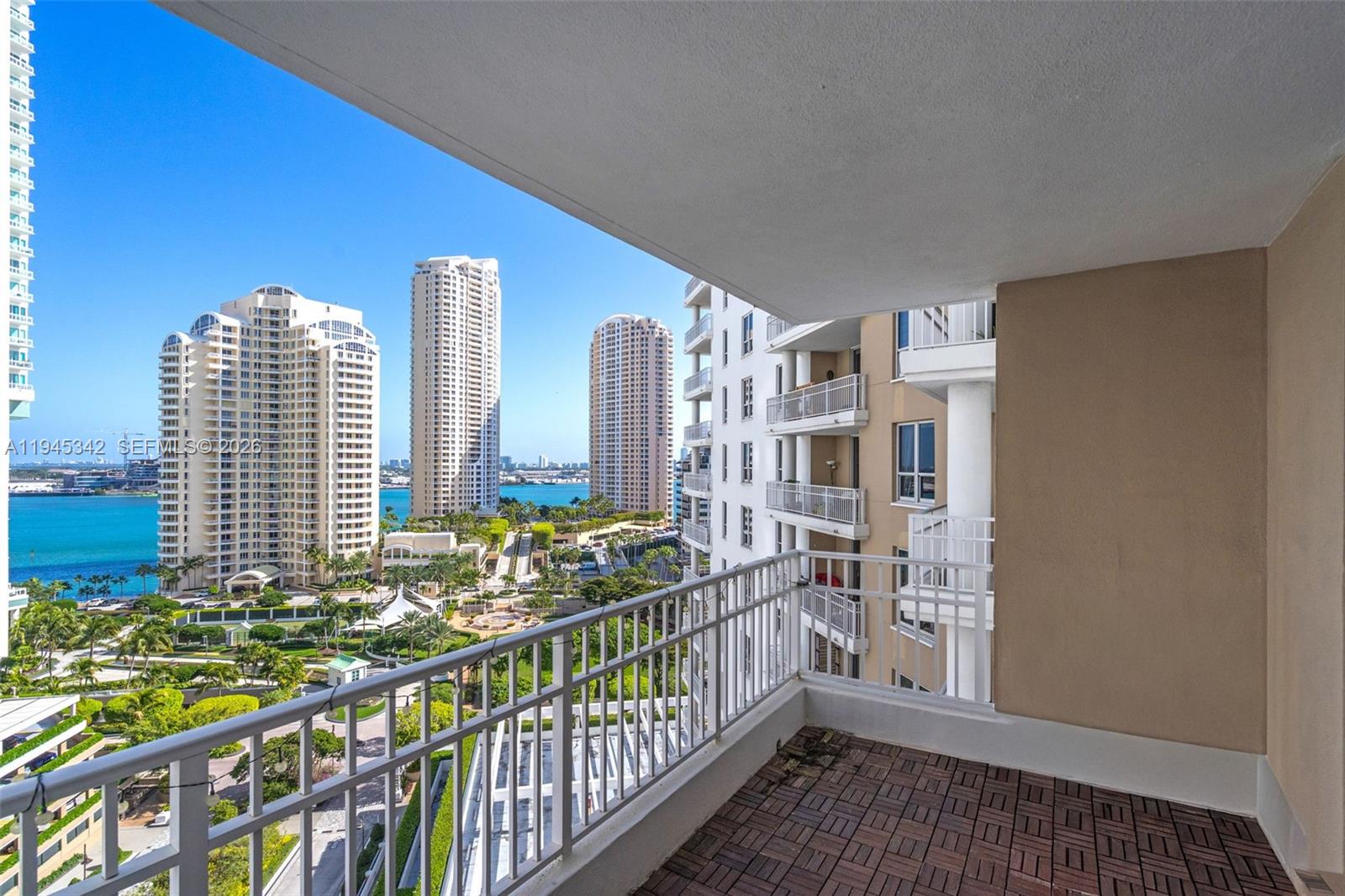 701 Brickell Key Blvd #1606, Miami FL 33131
