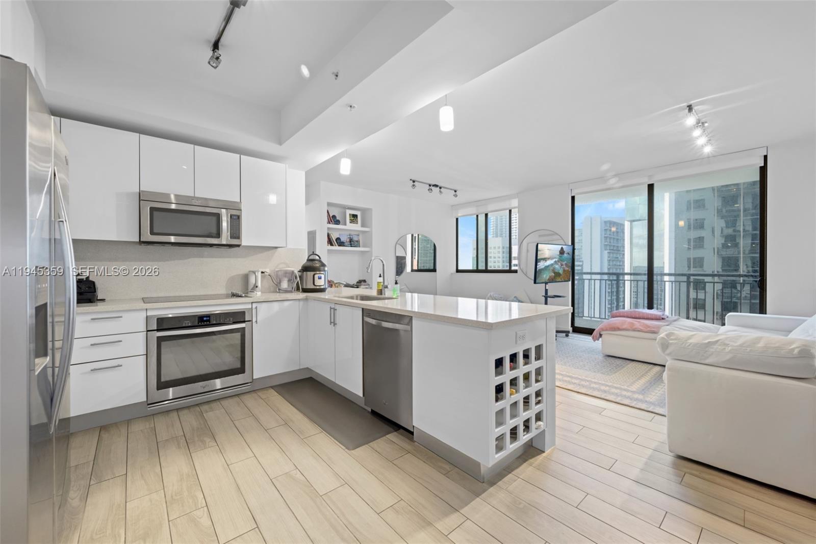 999 SW 1st Ave #2214, Miami FL 33130