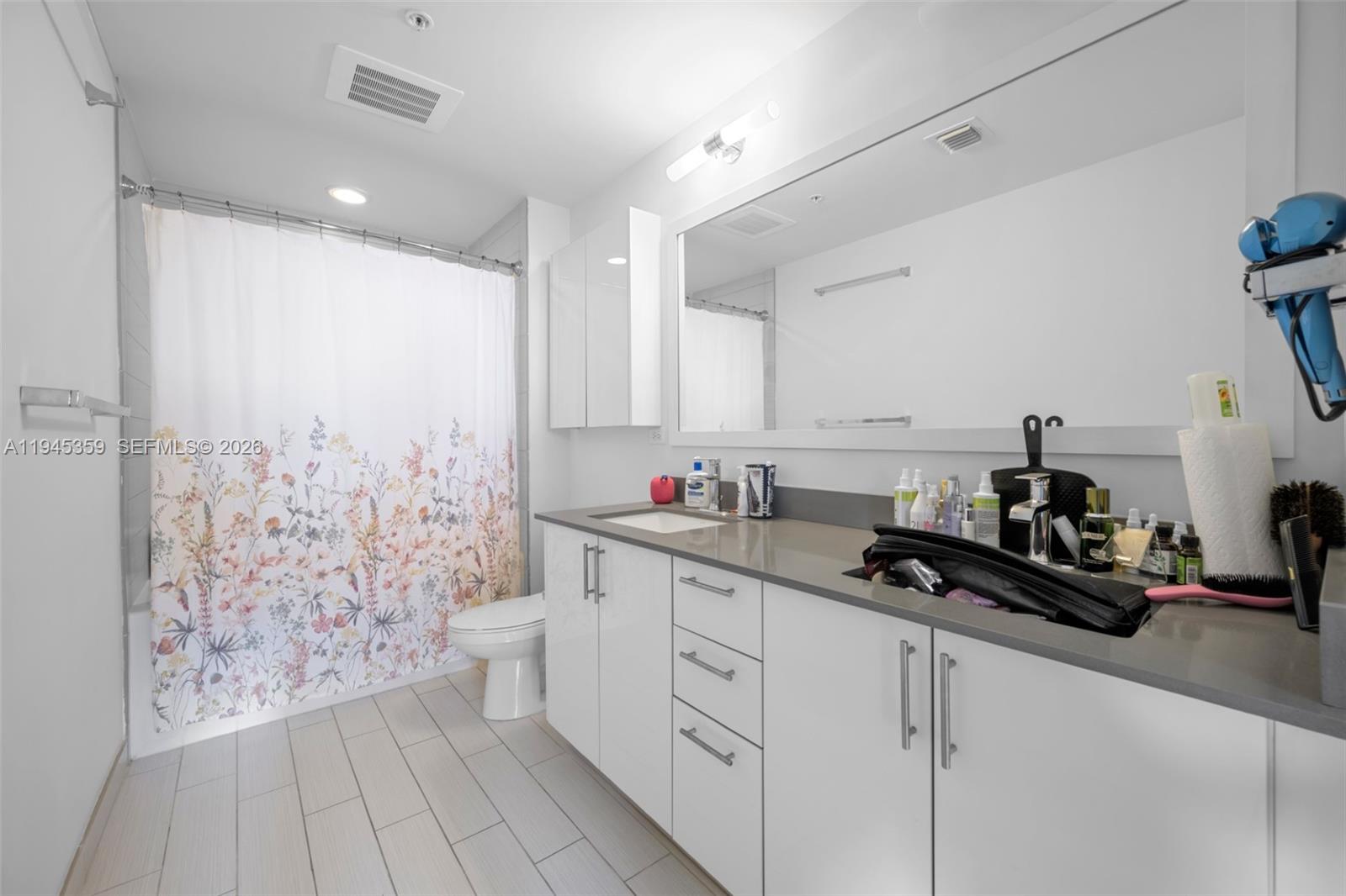 999 SW 1st Ave #2214, Miami FL 33130